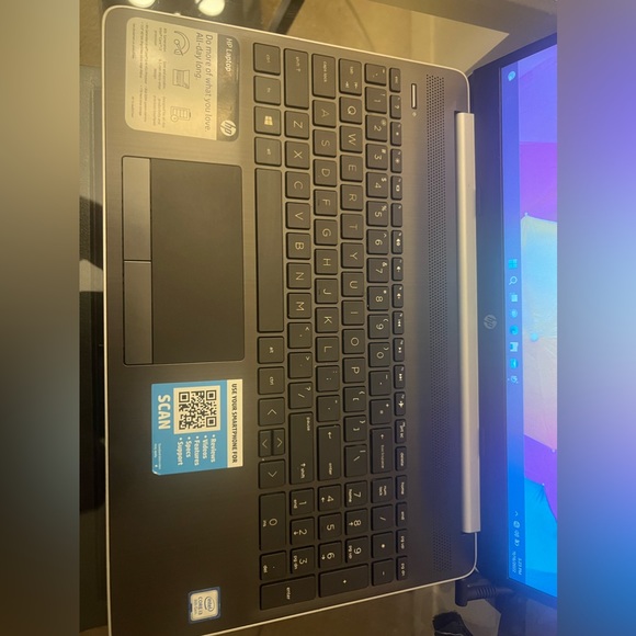 COPY - HP Laptop Windows 11 - Picture 2 of 4